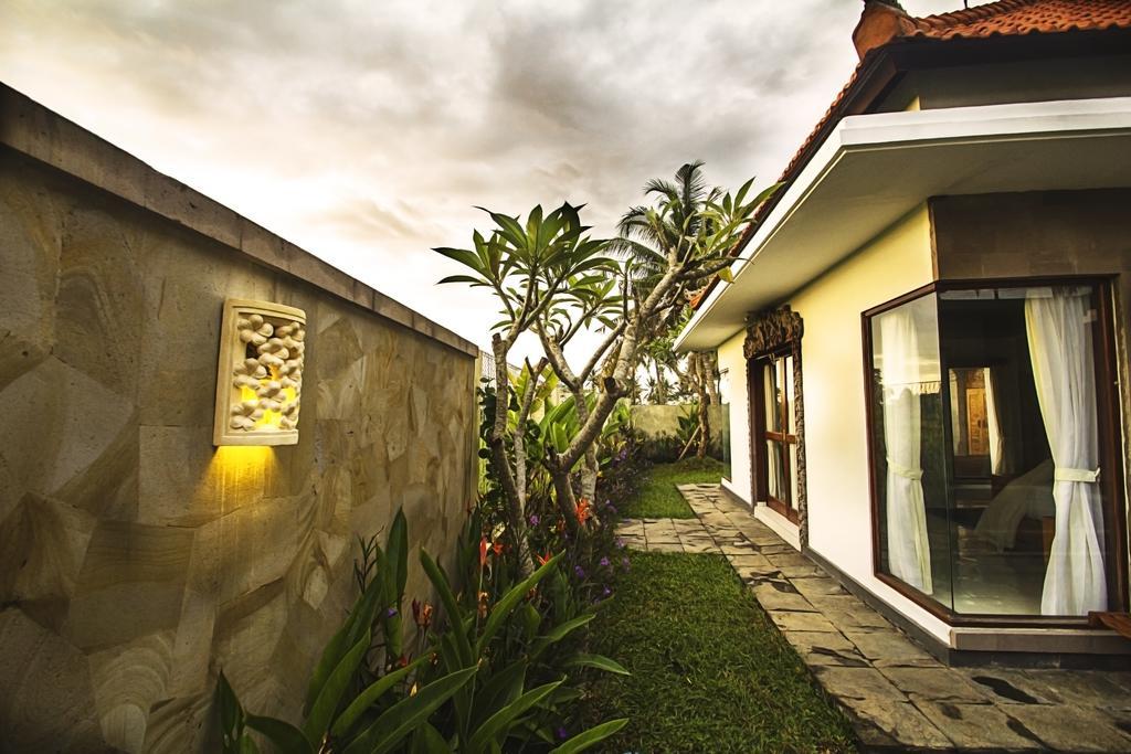 Ubud Lestari Villa Esterno foto