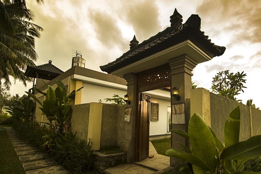 Ubud Lestari Villa Esterno foto